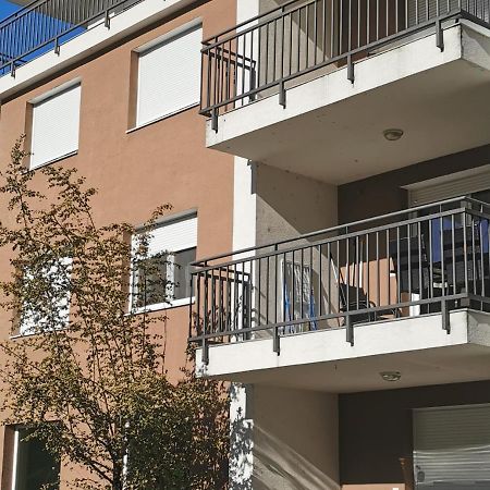 דירות שיופוק Vivi Wellness Apartman מראה חיצוני תמונה