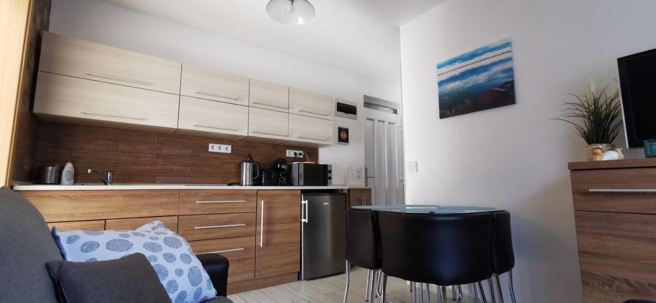 דירות שיופוק Vivi Wellness Apartman מראה חיצוני תמונה
