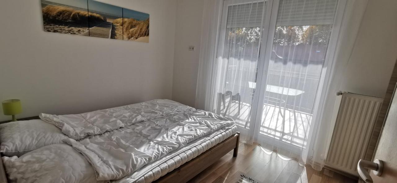 דירות שיופוק Vivi Wellness Apartman מראה חיצוני תמונה