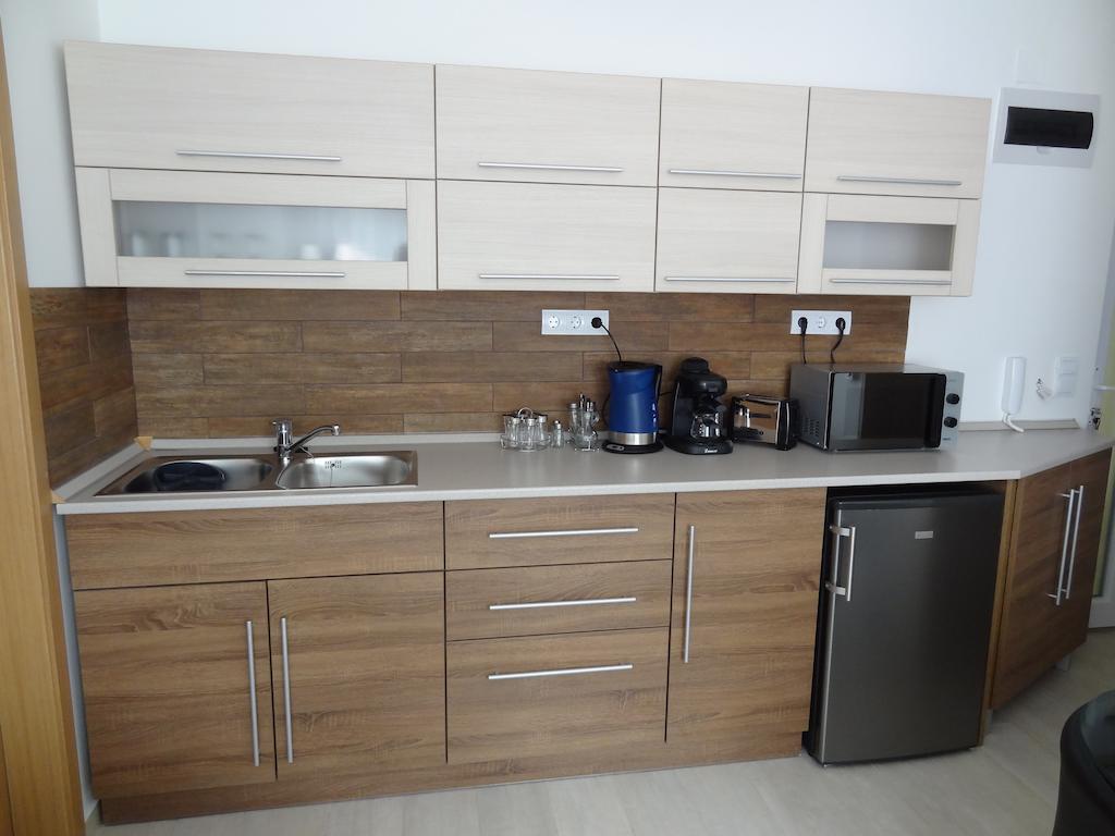דירות שיופוק Vivi Wellness Apartman חדר תמונה